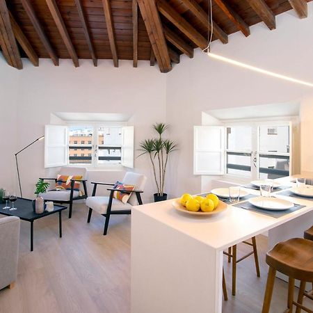 Apartamentos Thyssen Cisneros By Rent Me Malaga Exterior photo