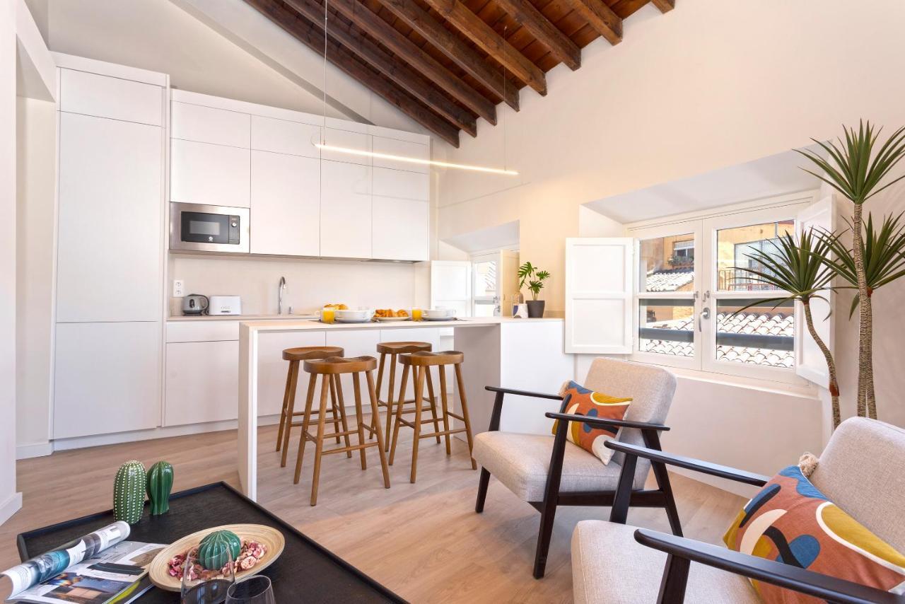 Apartamentos Thyssen Cisneros By Rent Me Malaga Exterior photo