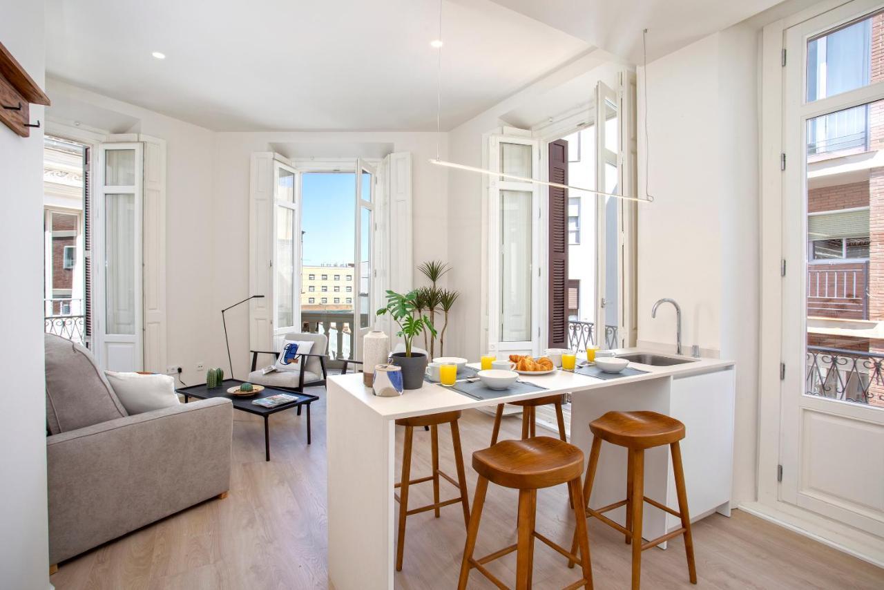 Apartamentos Thyssen Cisneros By Rent Me Malaga Exterior photo