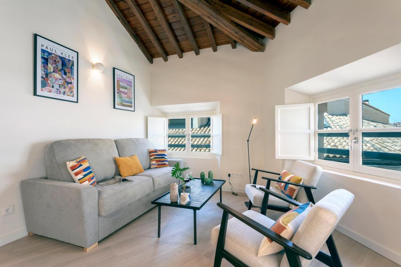 Apartamentos Thyssen Cisneros By Rent Me Malaga Exterior photo