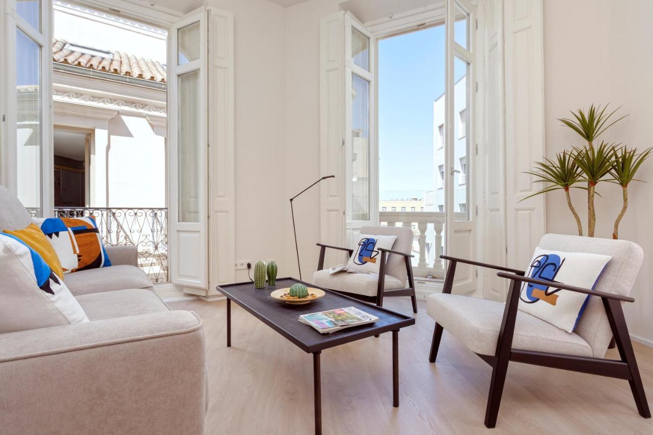 Apartamentos Thyssen Cisneros By Rent Me Malaga Exterior photo