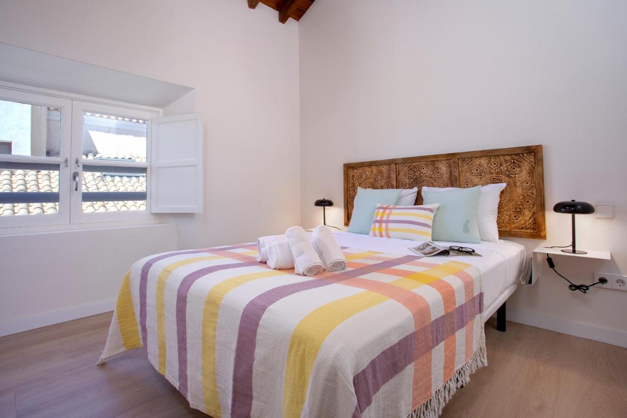 Apartamentos Thyssen Cisneros By Rent Me Malaga Exterior photo