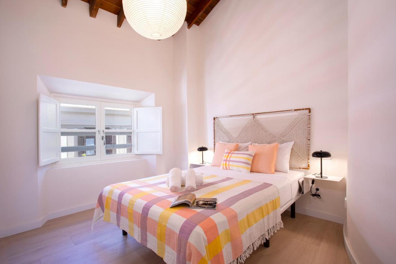 Apartamentos Thyssen Cisneros By Rent Me Malaga Exterior photo