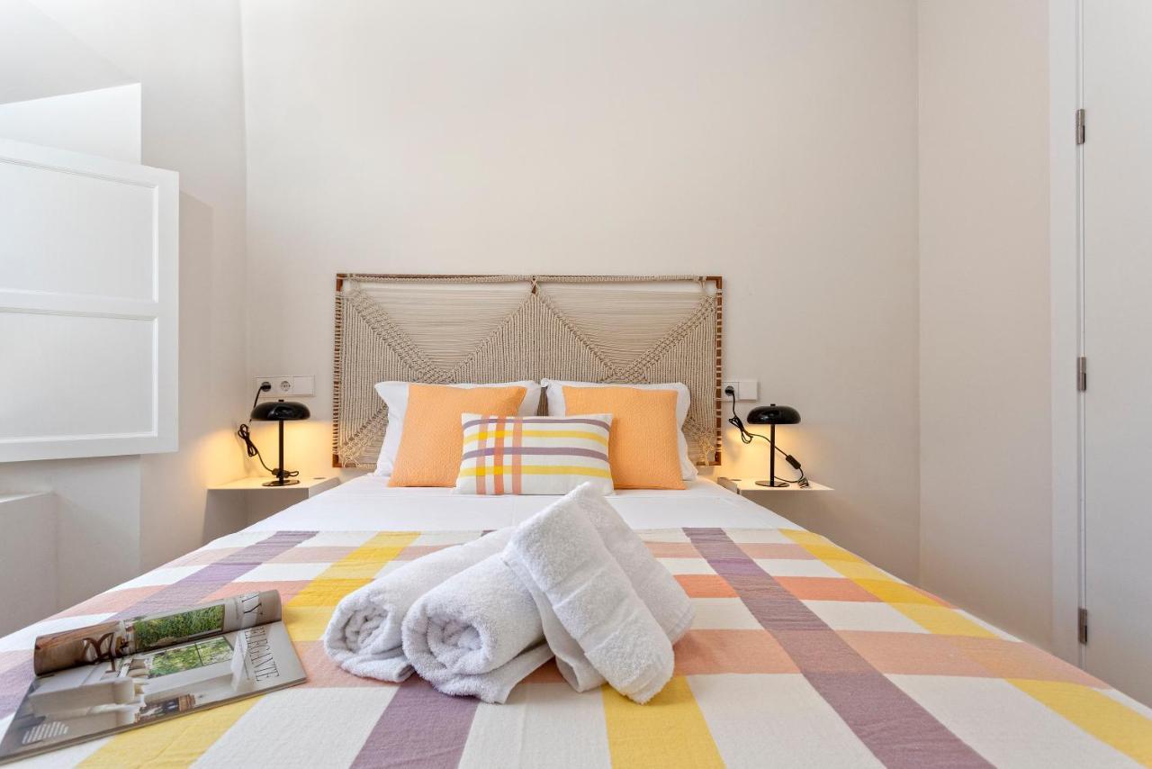 Apartamentos Thyssen Cisneros By Rent Me Malaga Exterior photo
