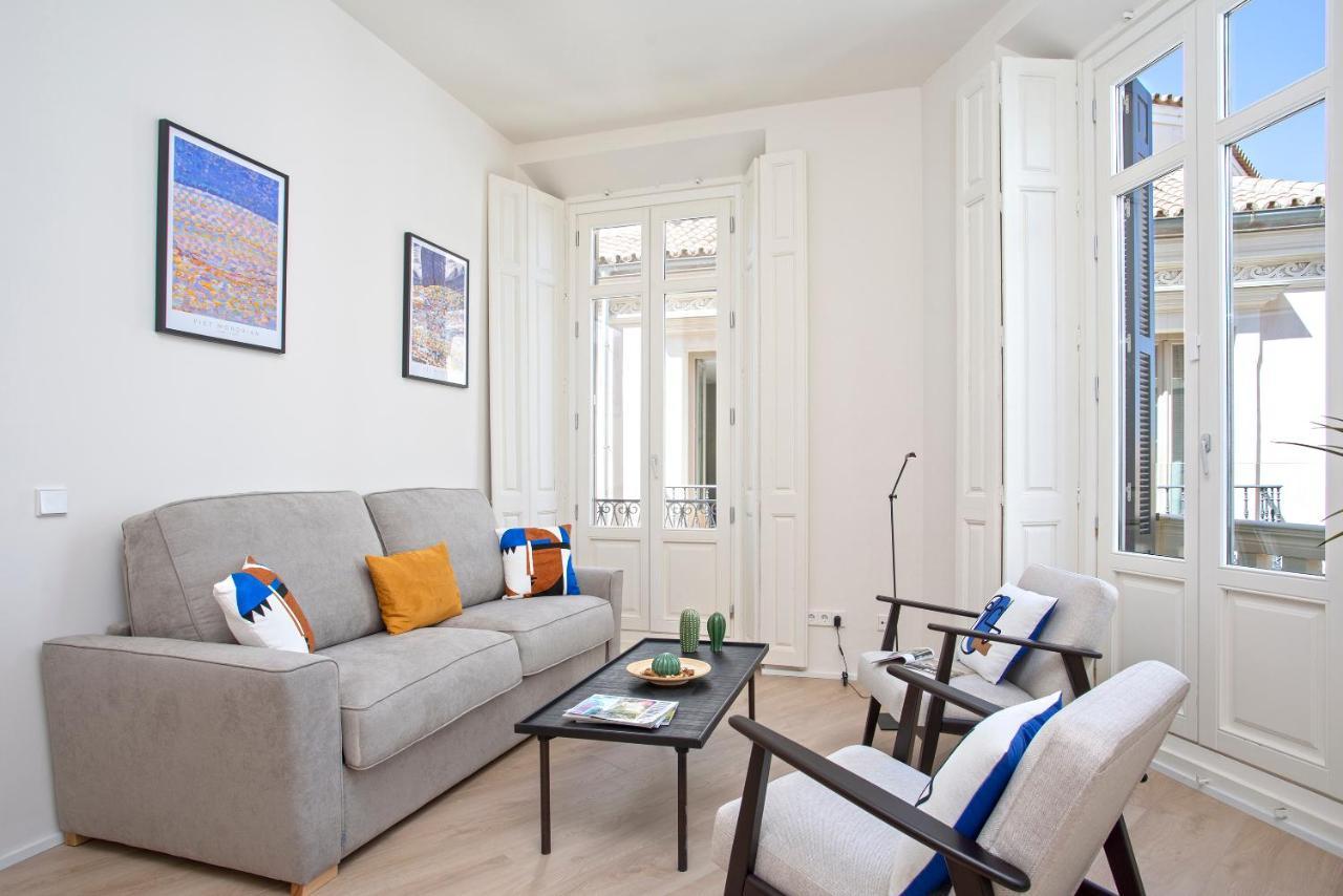 Apartamentos Thyssen Cisneros By Rent Me Malaga Exterior photo