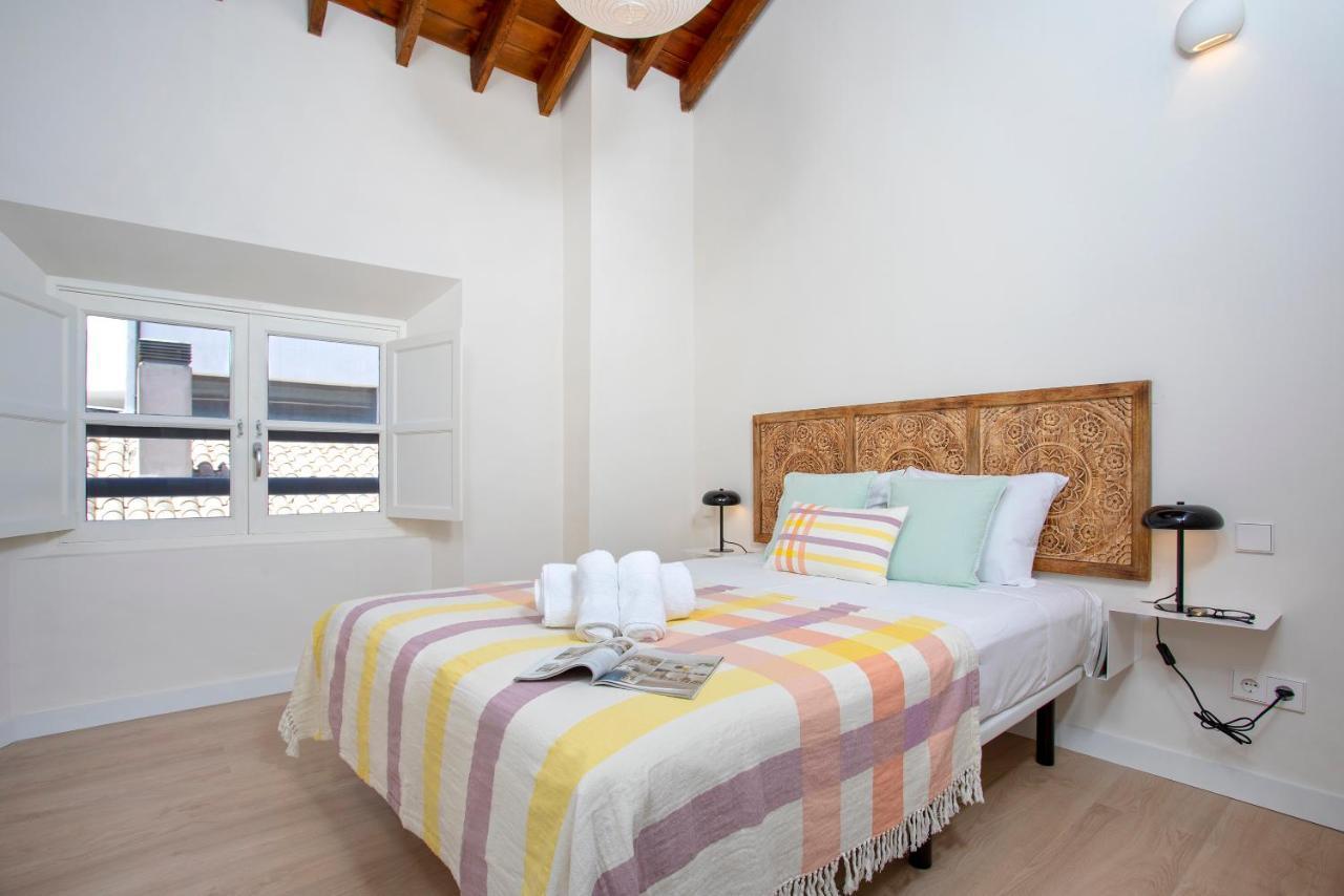 Apartamentos Thyssen Cisneros By Rent Me Malaga Exterior photo